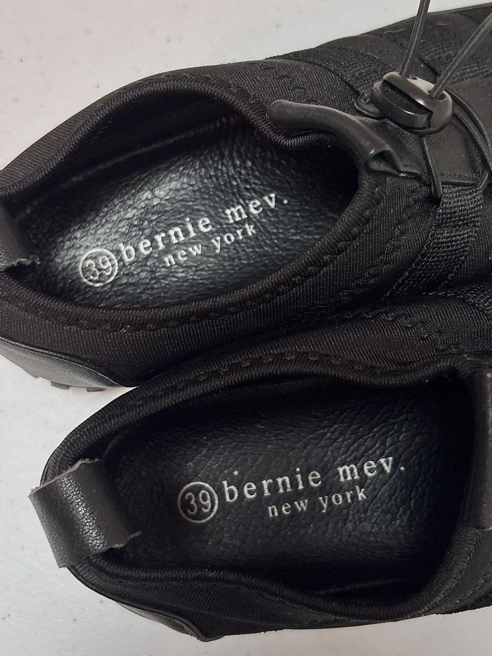 Bernie Mev Leather Toggle Pull Slip On Sneaker Shoe Black Size EU 39 US 8.5